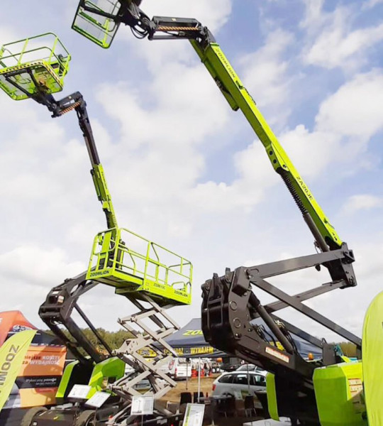 Articulating boom lift